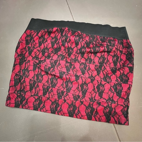 Torrid Lace Mini Skirt Res Black Goth Stretch Pull On Fairy Grunge - Picture 6 of 7